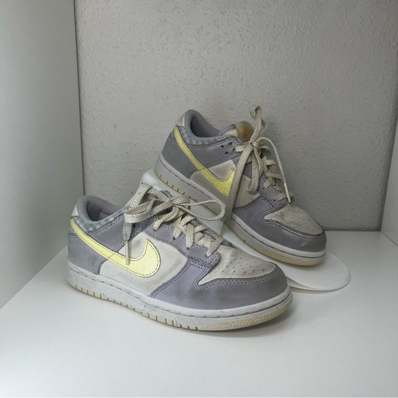 Nike Girls Dunk Low SE Easter Shoes, FJ4643-536 Size 1Y - Picture 1 of 8